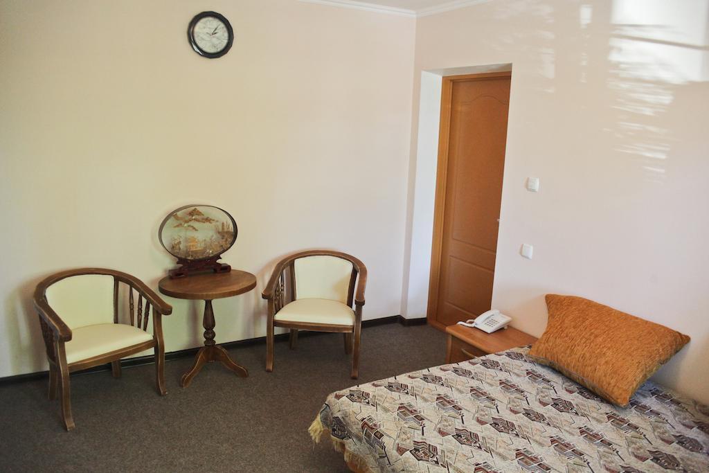 Cowboy Odesa Room photo