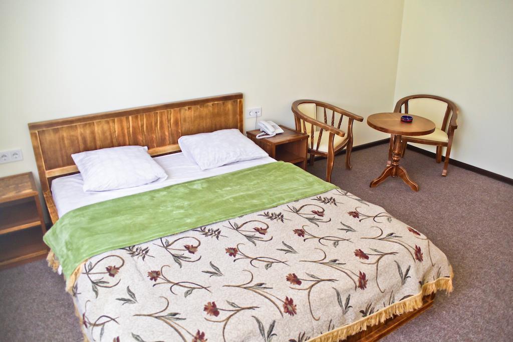Cowboy Odesa Room photo