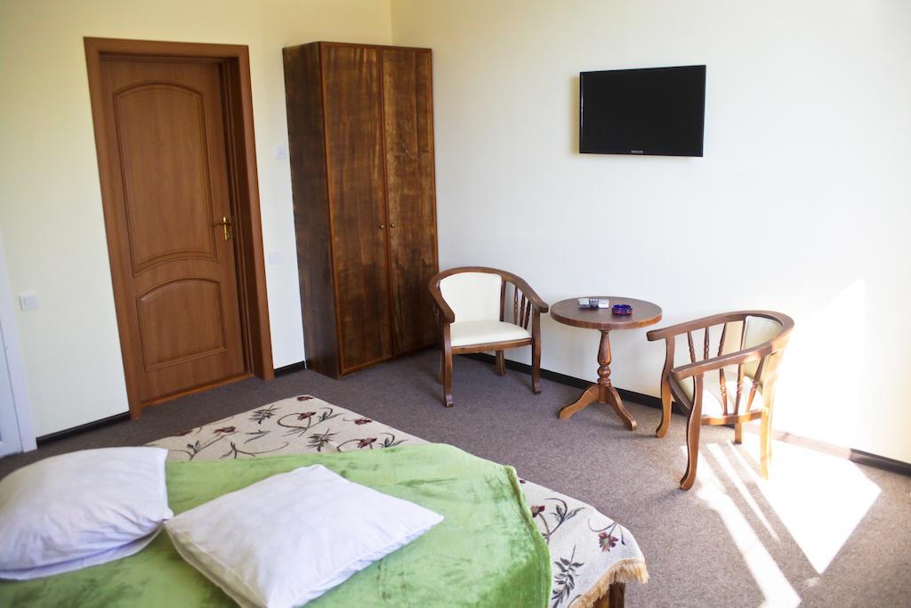 Cowboy Odesa Room photo