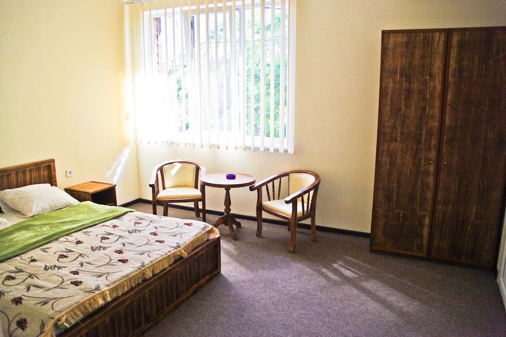 Cowboy Odesa Room photo